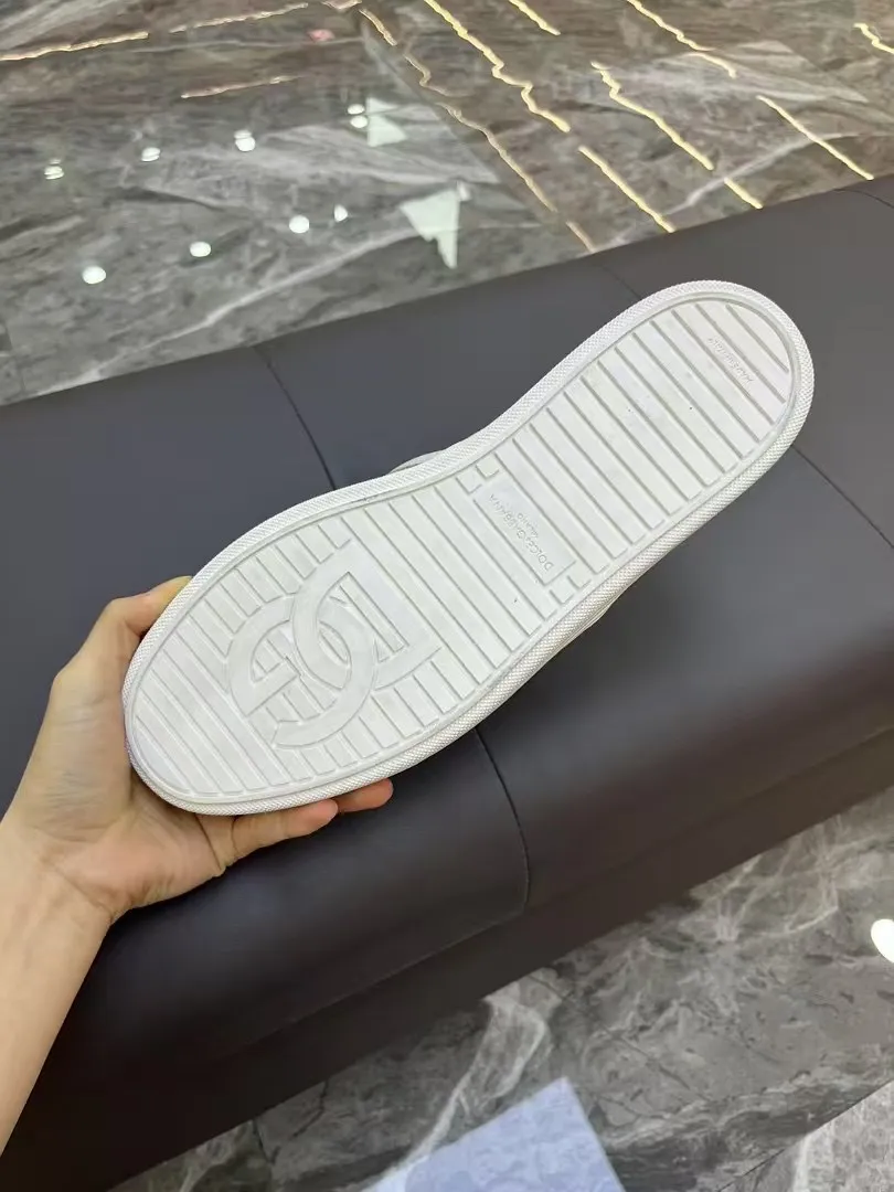 Men's Men's Shoes 💰400 [New Style] 🐝🐝DG men's calfskin sneakers Portofino Yacht shoes, simple and versatile design, unique saddle leather soles. The Dolce &G logo rear wing is the icing on the cake. Imported cowhide + rubber outsole Size: 39-44 (customized at 38.45)